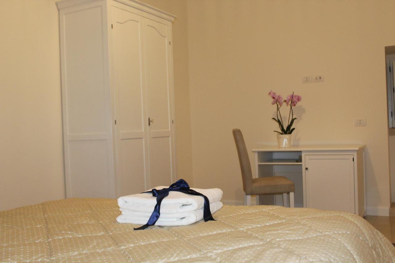B&B Palazzo Rochira Castellaneta Exterior photo